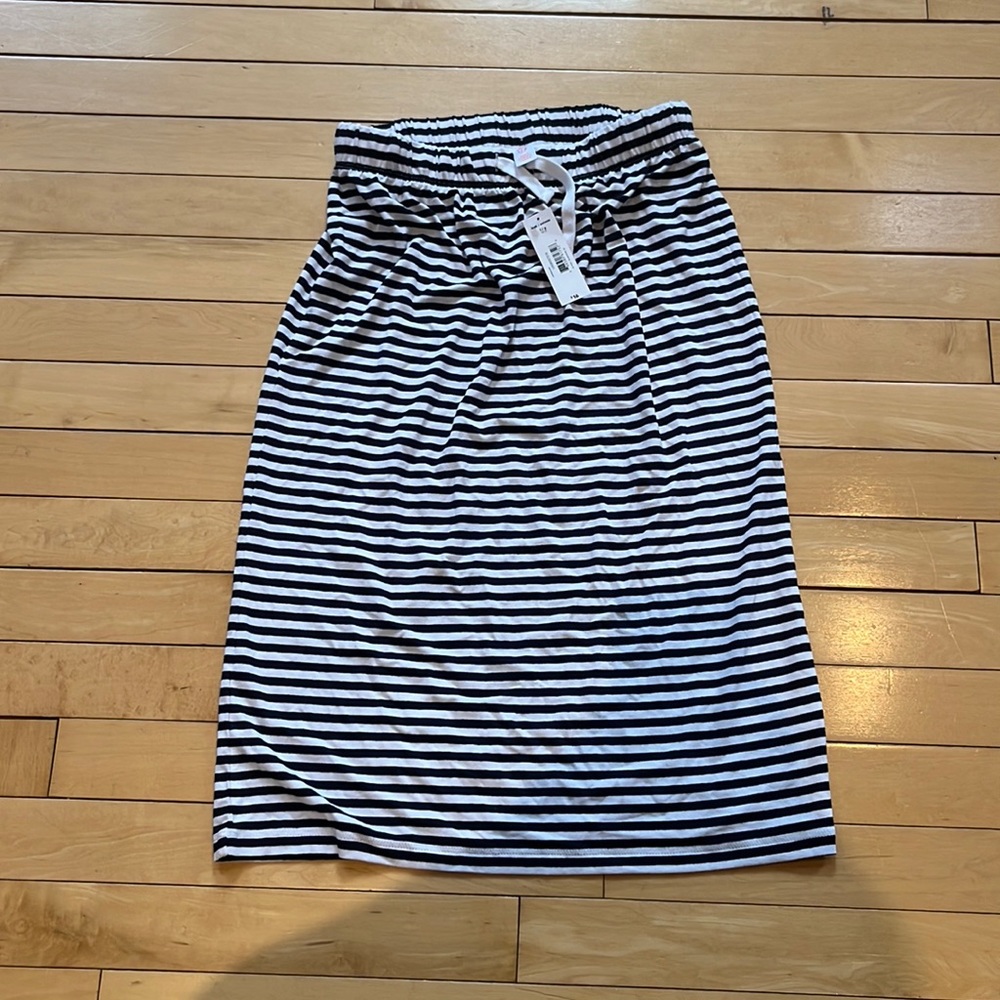 Girls Navy & White striped maxi skirt. joe fresh brand size L. *NEW WITH TAGS*